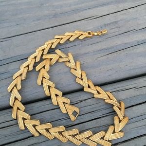 Necklace, gold tone